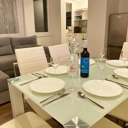 Apartment Deluxe *
